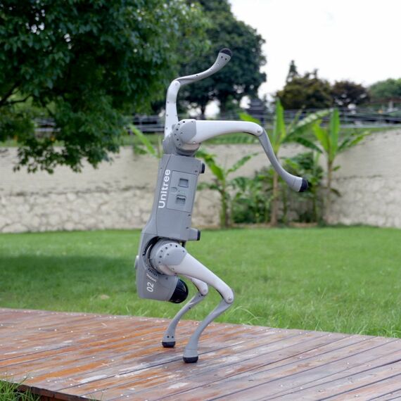 Бионический четырехопорный робот Unitree Go2 Pro фотографии