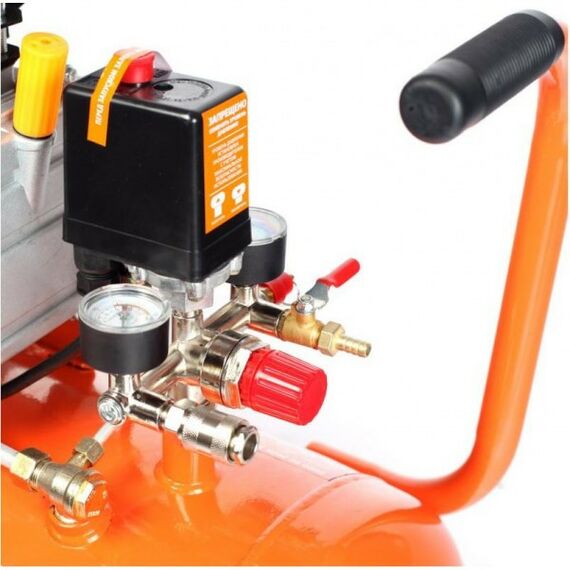 Компрессоры: Компрессор Patriot EURO 50/260 260л/мин, 8 бар, 50л, 1.8кВт, 26кг [525306367] фотографии