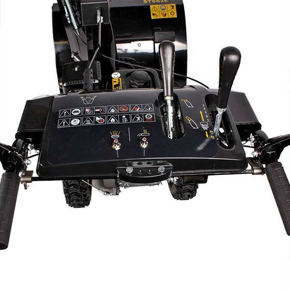 Снегоуборочные, подметальные машины: Снегоотбрасыватель Champion ST 662E 6.5 л.с./61см, 6F/2R, колеса, 3.6л, 80.5кг, эл.стартер, фары, обогрев рук фотографии