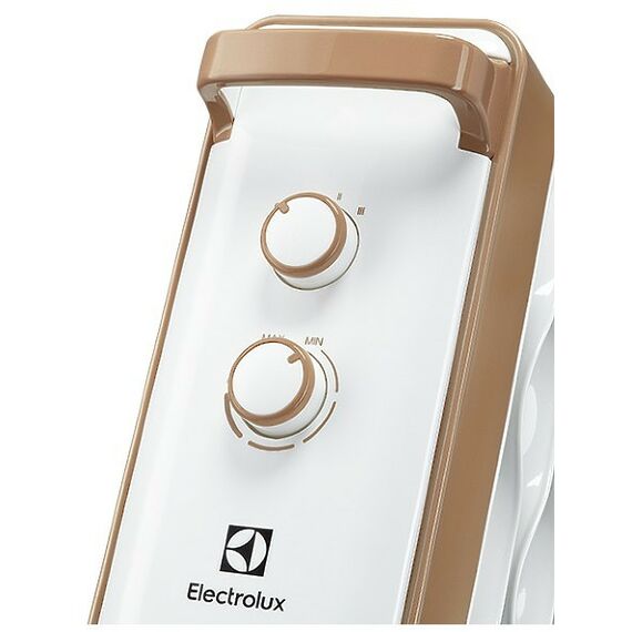Масляные радиаторы: Масляный радиатор Electrolux Wave EOH/M-9157 мощность обогрева 1500 Вт, число секций: 7, термостат, колеса для перемещения, цвет белый фотографии