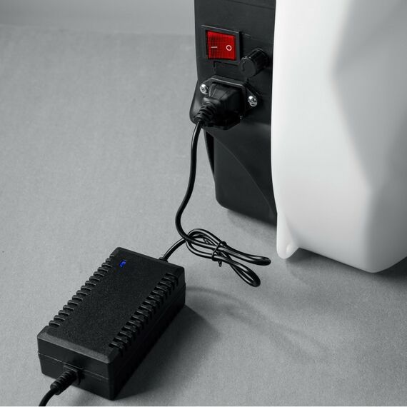 Аккумуляторный опрыскиватель Зубр ОПС-16К 16 л, колеса фотографии