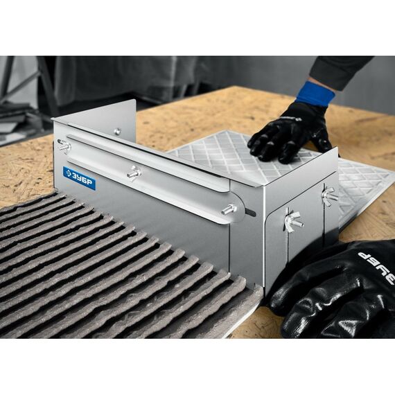 Раздвижная гребенка для плитки Зубр Профессионал зуб 12*12 мм до 600 мм, оцинкованная сталь [08045-12] фотографии