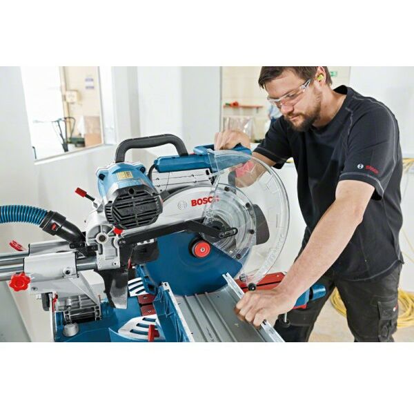 Электропилы: Торцовочная пила BOSCH GCM 12 SDE 1800 Вт, скор.вр. 3100-4000 об/мин, размер диска 305х30 мм, макс.ширина/макс.высота 400/120 мм [0601B23100] фотографии